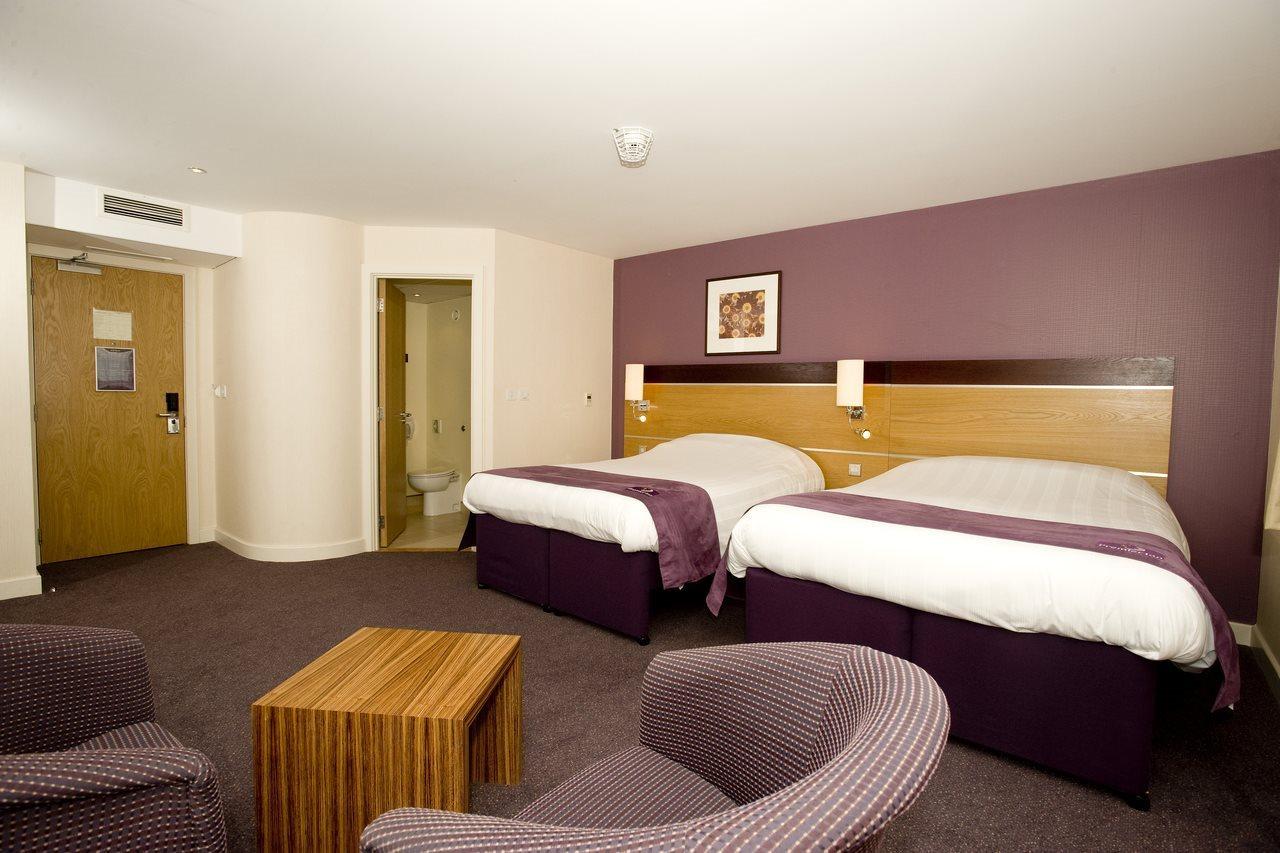 Premier Inn Dublin Airport Swords Ngoại thất bức ảnh