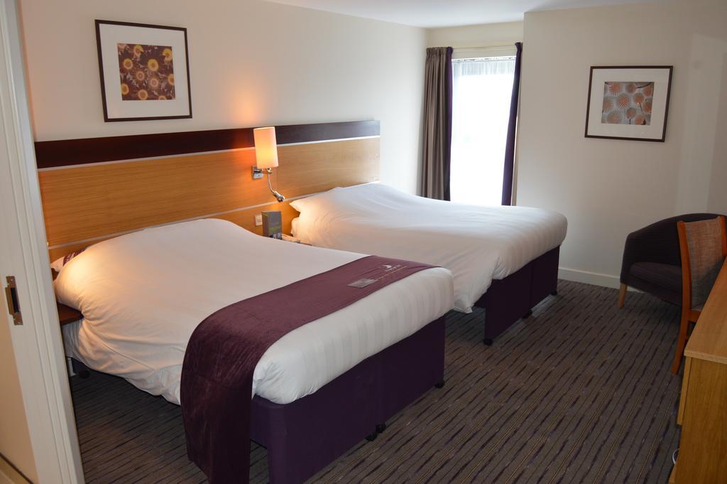 Premier Inn Dublin Airport Swords Ngoại thất bức ảnh