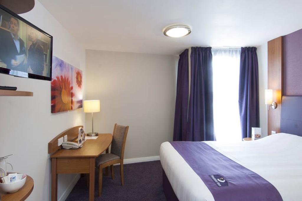Premier Inn Dublin Airport Swords Ngoại thất bức ảnh