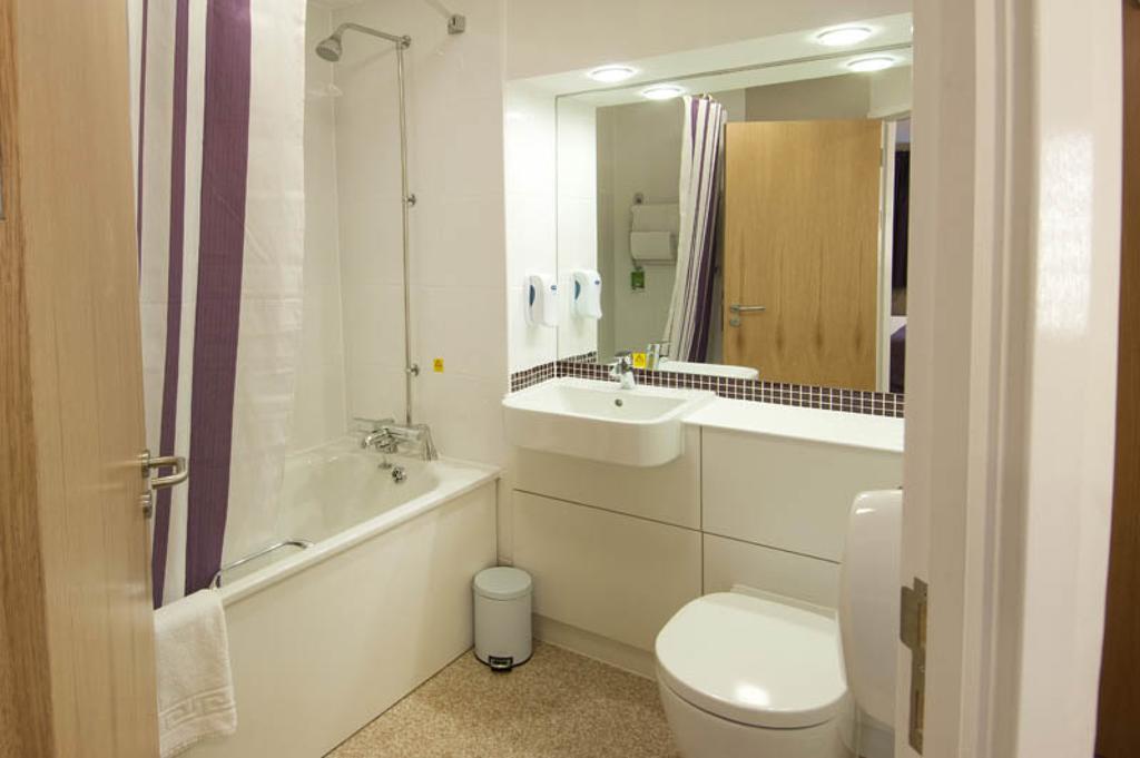 Premier Inn Dublin Airport Swords Phòng bức ảnh