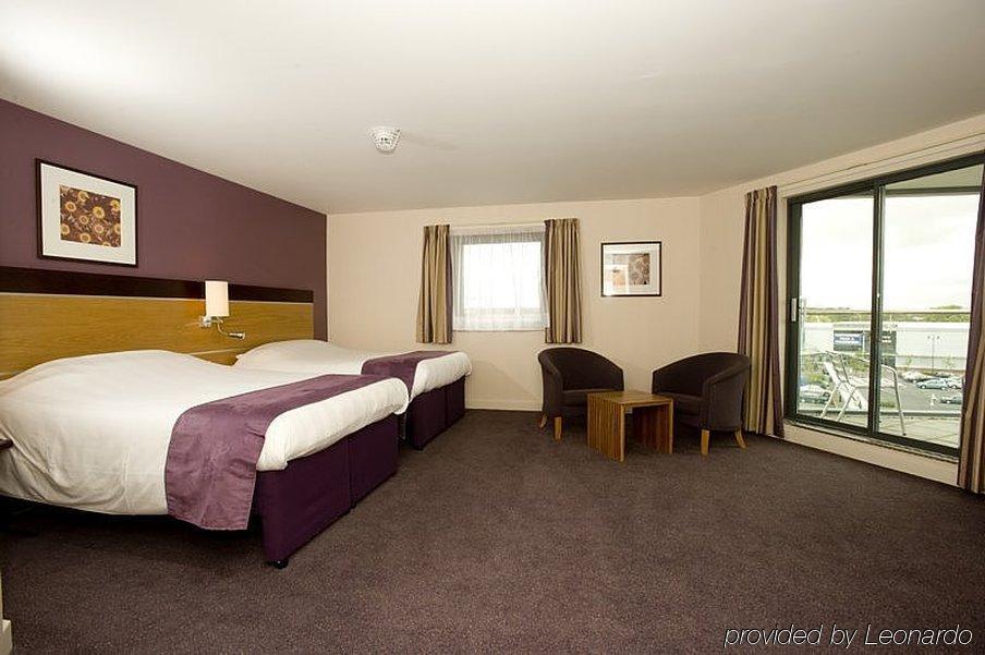 Premier Inn Dublin Airport Swords Ngoại thất bức ảnh